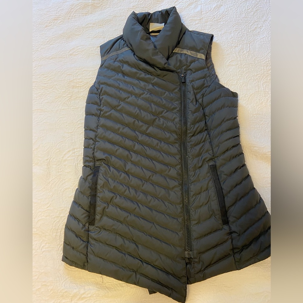 Athleta vest